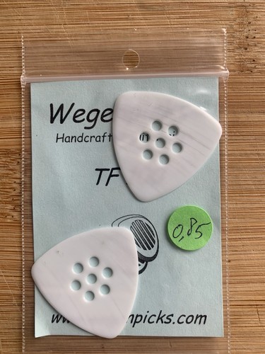 Wegen triangular pick 85mm - triangular,