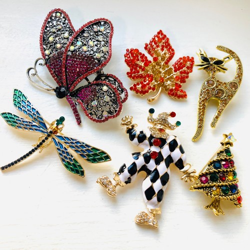 Vintage style brooch bundle - vintage,