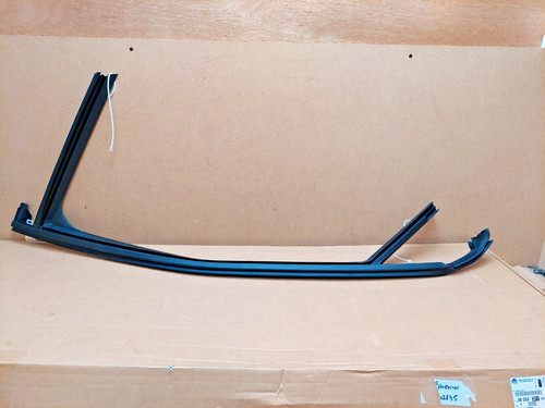 Peugeot 2008 front left door - front,