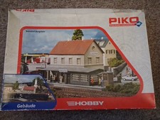 Train Station Burgstein / Piko