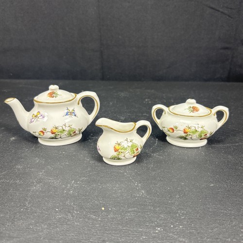 Coalport strawberry design - coalport,