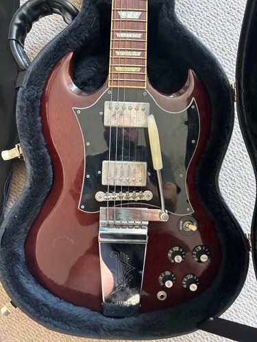 Gibson angus young - young, signature