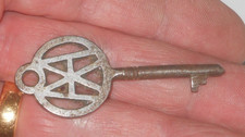 1908 design Automobile Association AA members emergency box key, 55mm