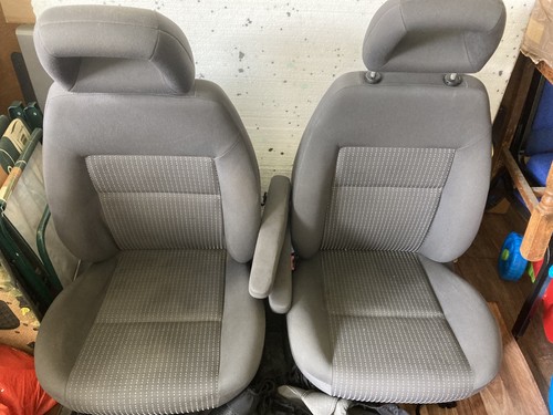 Captain fixed seats with