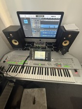 Yamaha Tyros 2 Keyboard Bundle