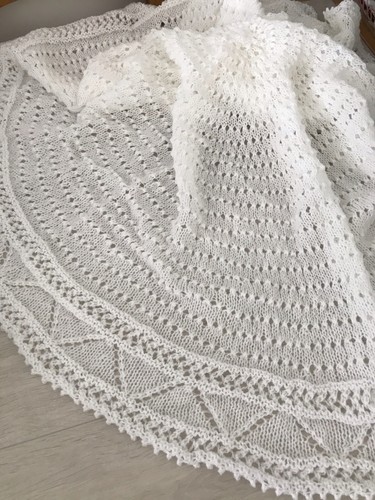 Hand knitted white - white, ply