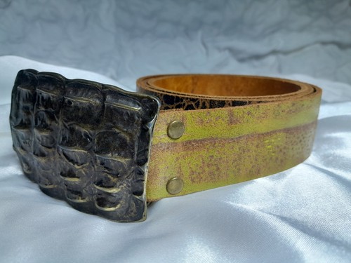 Crocodile belt buckle - crocodile,