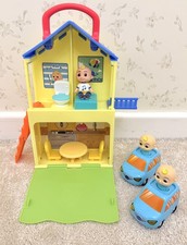 CoComelon Pop N' Play House Playset With 2 Vtech Toot Toot Cars.