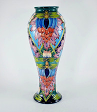 MOORCROFT SAADIAN 75/10 VASE by SHIRLEY HUGHES 2001