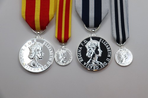 Full size miniature queens - full,