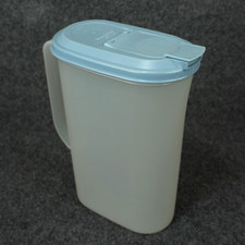 Tupperware #2009 Slim Line 2