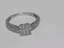 9ct Gold Scrap Wear Repair ..diamond Ring 0.15 ..white Gold Pre Owned ..