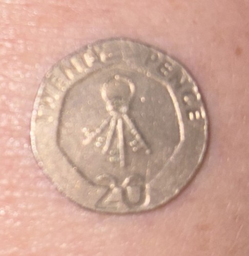 Rare gibraltar 20p 2010 - rare, queen