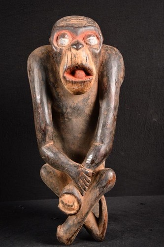 Old african bulu statue - old,