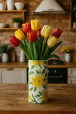 Daffodils glass vase, Spring