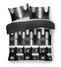 3D Triangles Printed Duvet