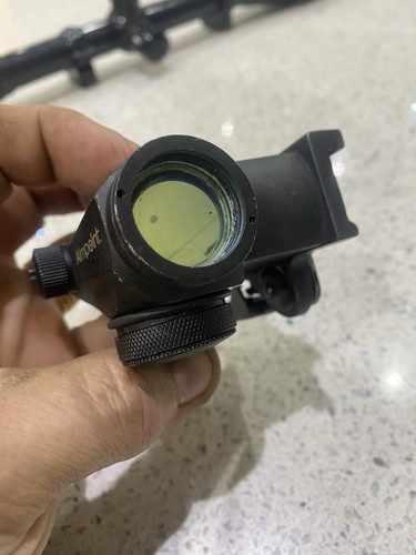 Aimpoint larue red dot sight - red,