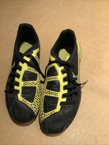Nike football shoes - for, boys