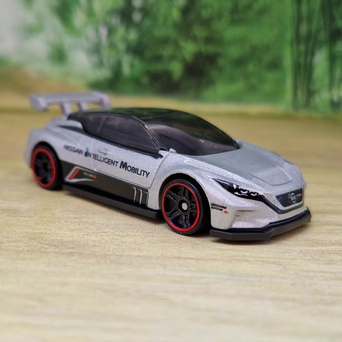 Hot wheels nissan leaf - hot,