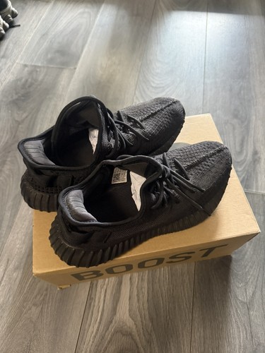 Yeezy boost 350 black uk9 - 350, v2