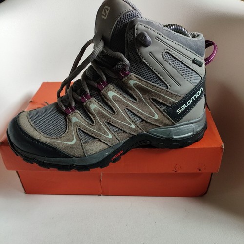Salomon women boots - size, 4