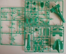REVELL 1/24th SCALE BENETTON B194 F1 GP CAR - INCOMPLETE, FOR SPARES OR REPAIRS.
