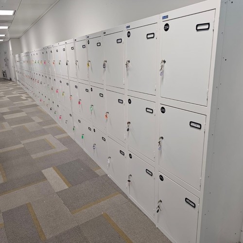 Door locker white - 3-door,