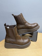 Women's Rocket Dog Heyday Platform Pull on Chelsea Boot in Brown Size UK 6