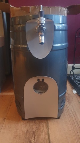 Barrel keg beer dispenser with - beer,