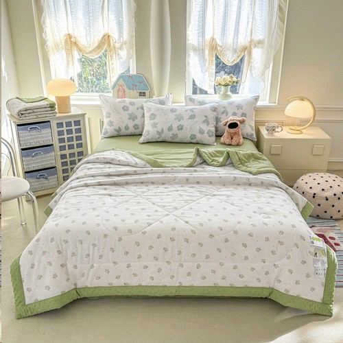 Lightweight quilted throw - lightweight,