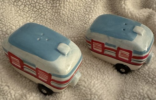 Travel trailer retro happy - trailer,