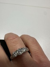 Stunning 1 carat 3 diamond