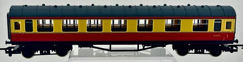 Hornby carriage r437 - hornby, oo