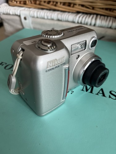 Nikon coolpix 775 digital - coolpix,
