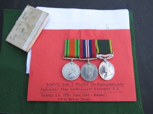 Medals territorial to - ww,