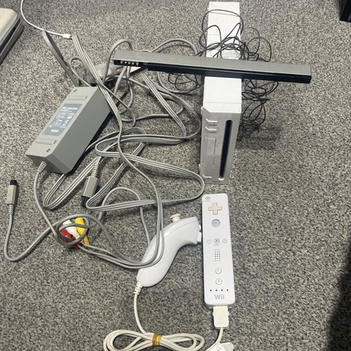 Nintendo wii white console - white,