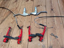 Red Shimano DX MTB V-Brakes