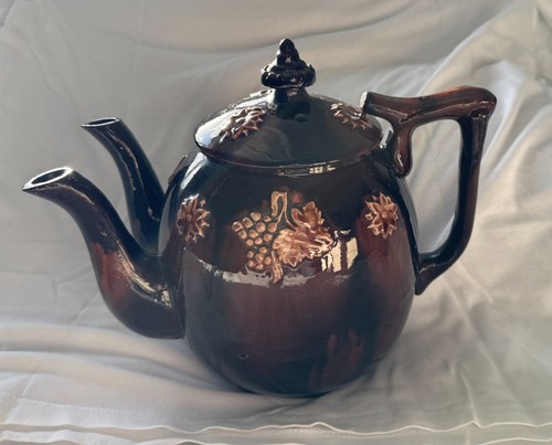Victorian two spout brown