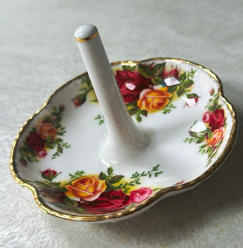 Royal albert old - old, roses