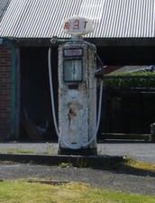 Photo Petrol Pump - Old petrol