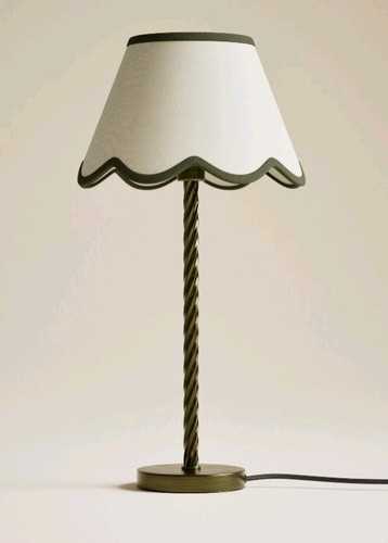 Large scallop trim lamp shade - large,