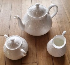 Wedgewood Strawberry & Vine