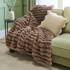 OHS Jumbo Ribbed Throw Faux