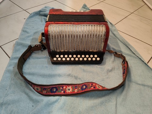 Accordion hohner erica - hohner,