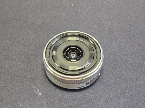 Sony 16mm 8 - e, f/2.8