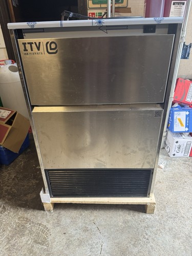 Brand new pub club ice - ice, machine
