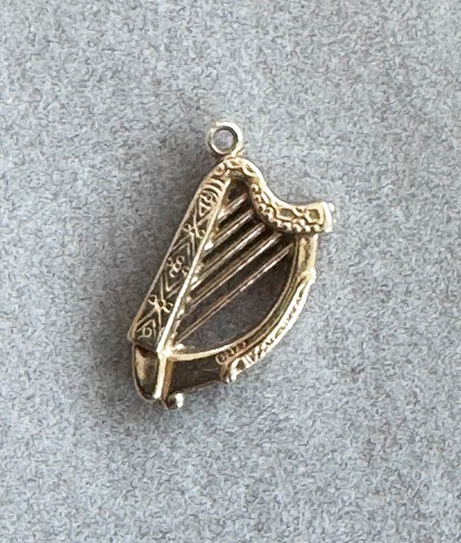 Vintage solid 9ct gold - solid,