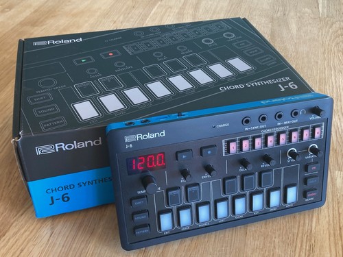 Roland aira chord - roland, j-6