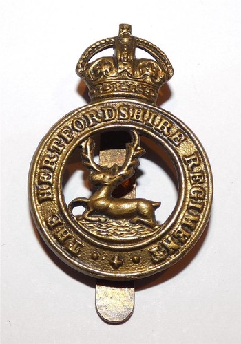 The hertfordshire regiment cap - the,