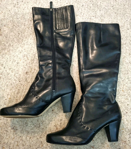 Clarks black leather heel - black,